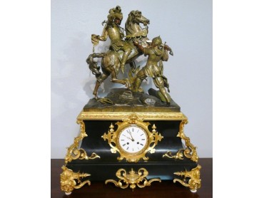 Reloj Antiguo con Escultura de Batalla- Epoca Luis Philippe