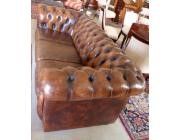 Sofa Chesterfield Color Coñac - 3 asientos